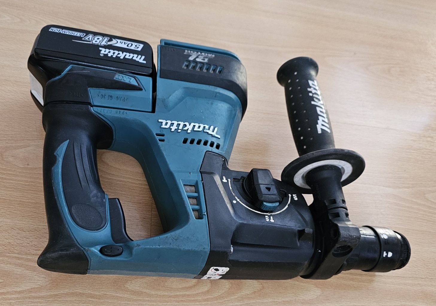 MAKITA DHR243 Młoto-Wiertarka SDS+ Kucie 2xAku5.0Ah Ładowarka Walizka