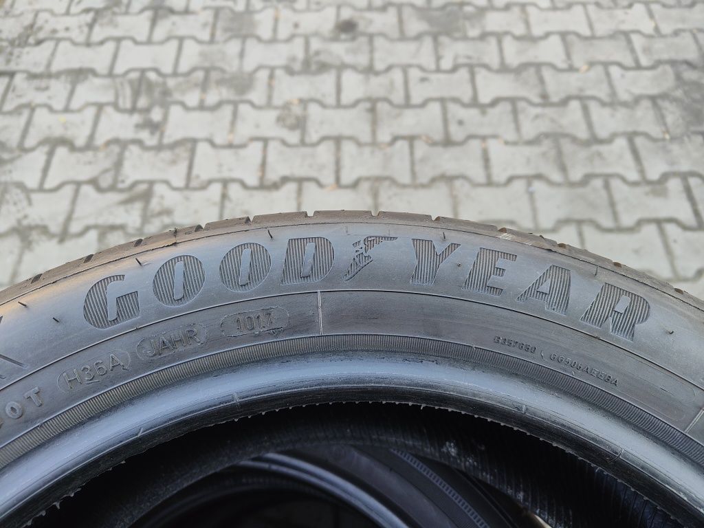 215/50/17 Goodyear  Efficient Grip Performance komplet