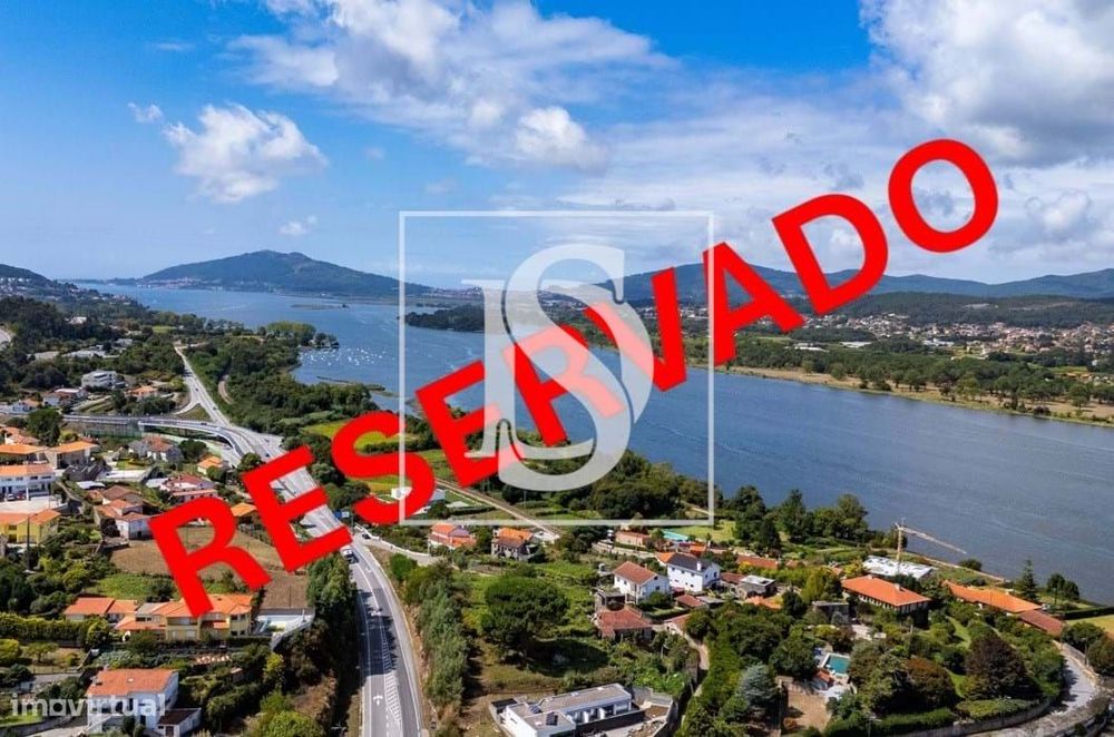 Terreno com 1381 m², junto ao Rio Minho, em  Vila Nova de Cerveira