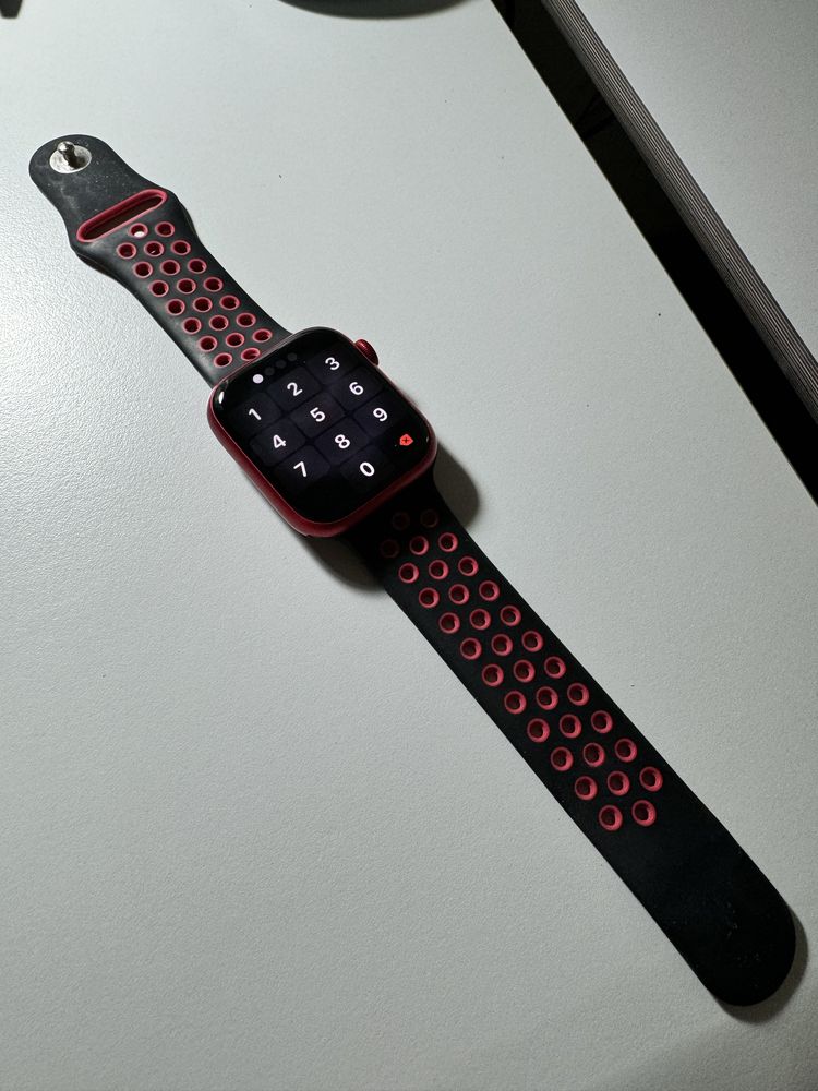 Apple Watch 8 | 45 mm | Red | GPS