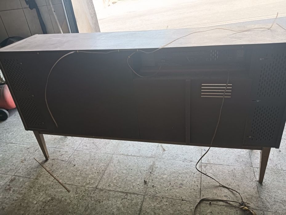 Radio antigo  a funcionar