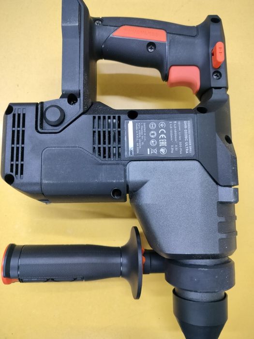 Перфоратор акумуляторний Dnipro -M. Без АКБ І ЗП.