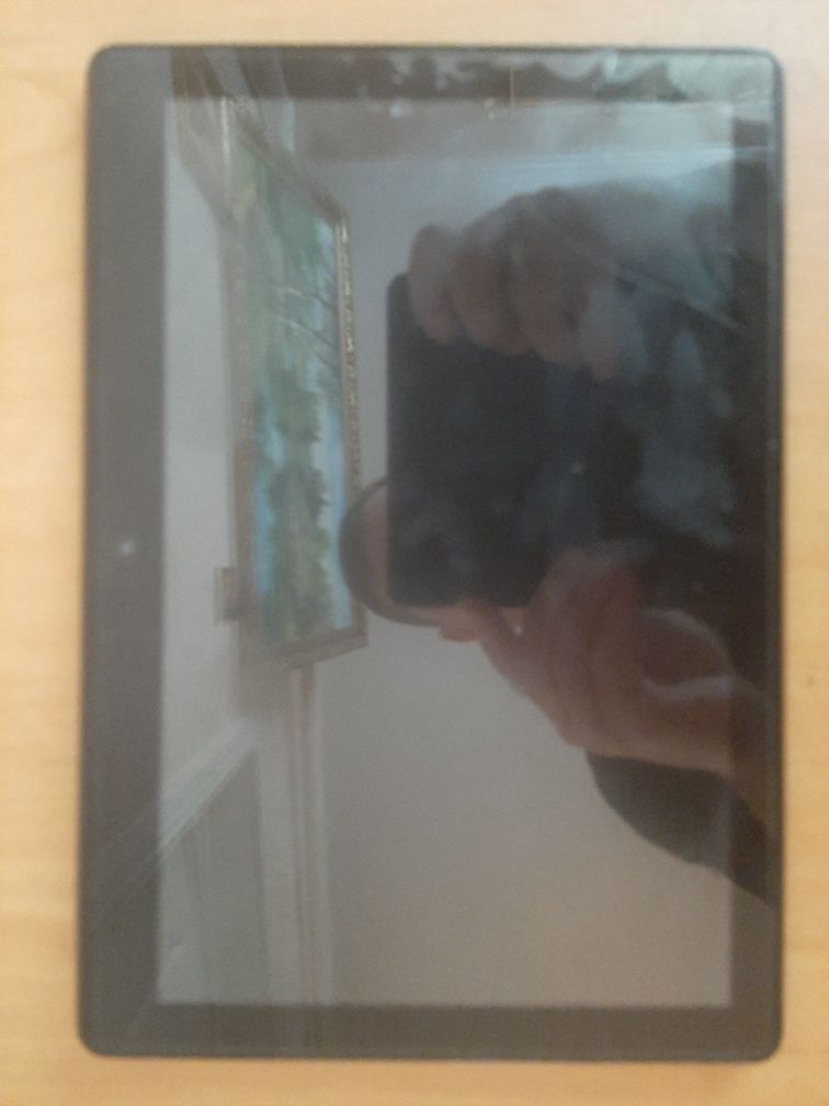 Продам планшет Lenovo Tab E10 TB-X104F
