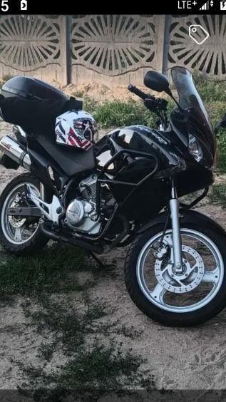 Honda Varadero 125 polift