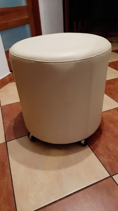 Pufa ze skóry ekologicznej beige