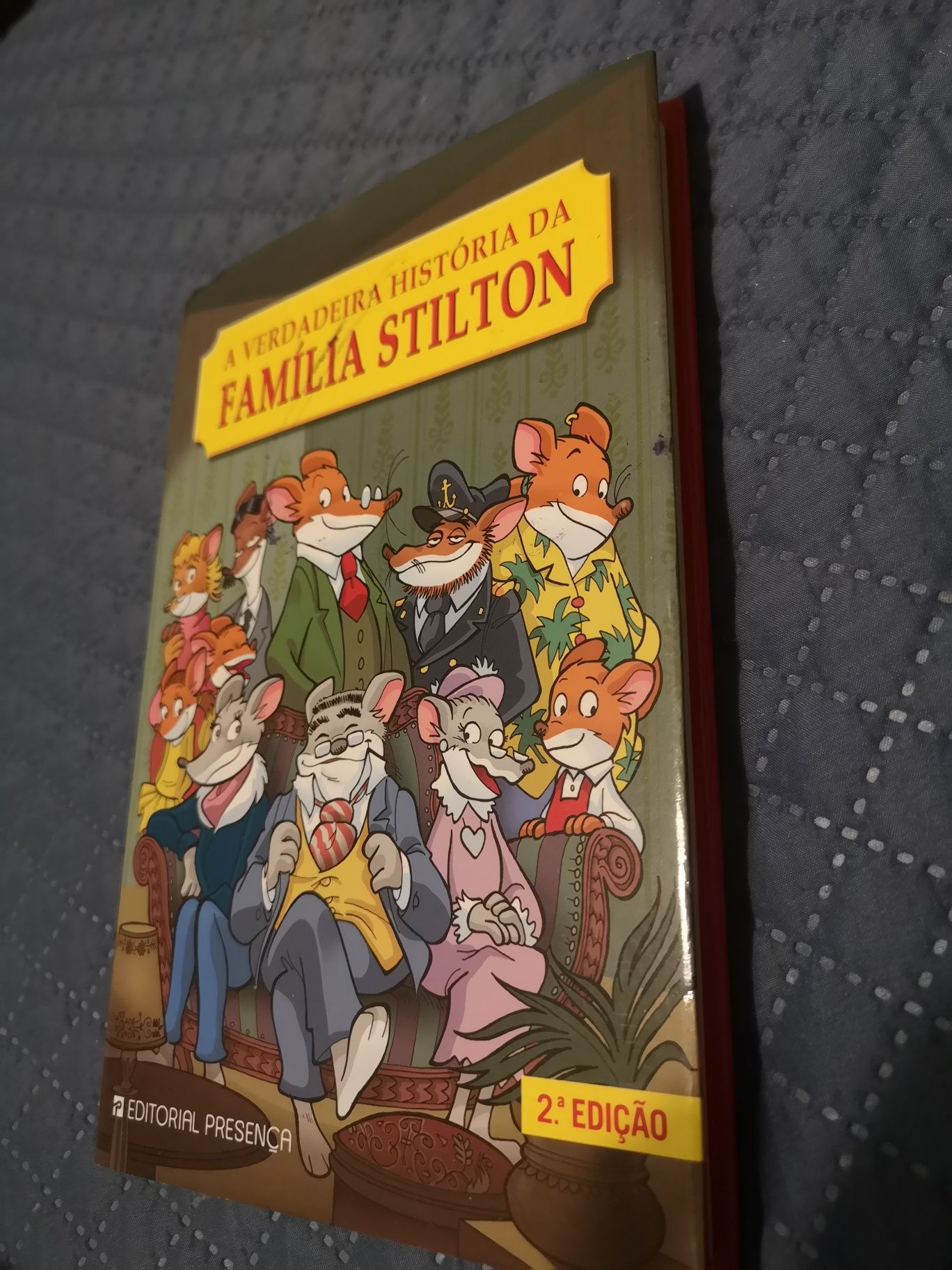 Livro " A verdadeira historia da família Stilton"