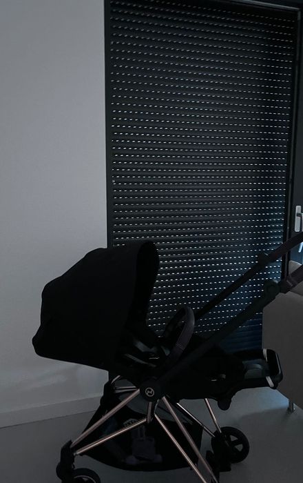 Cybex Mios 3.0 Rose Gold z tapicerką Sepia Black i dodatkami