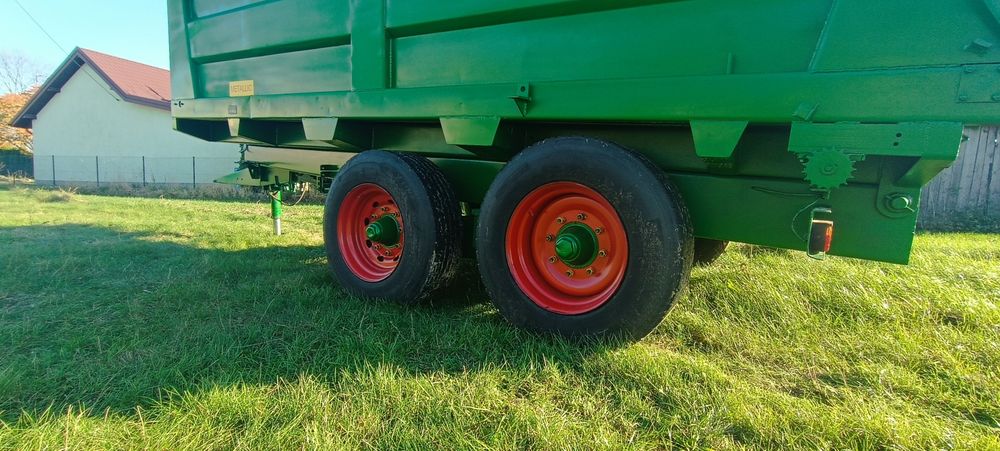 Przyczepą rolnicza tandem 14t wywrotka rozrzutnik skorupowa