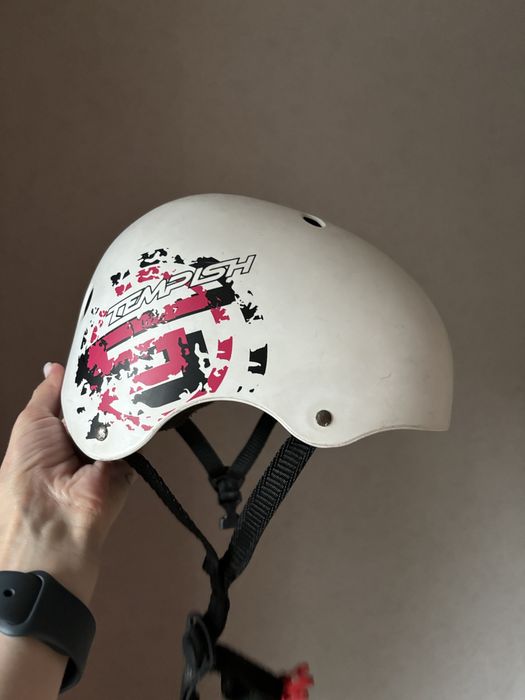 Шолом Tempish, шлем