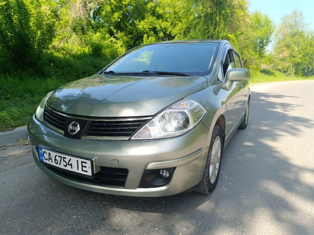 Nissan Tiida 1.6 gas