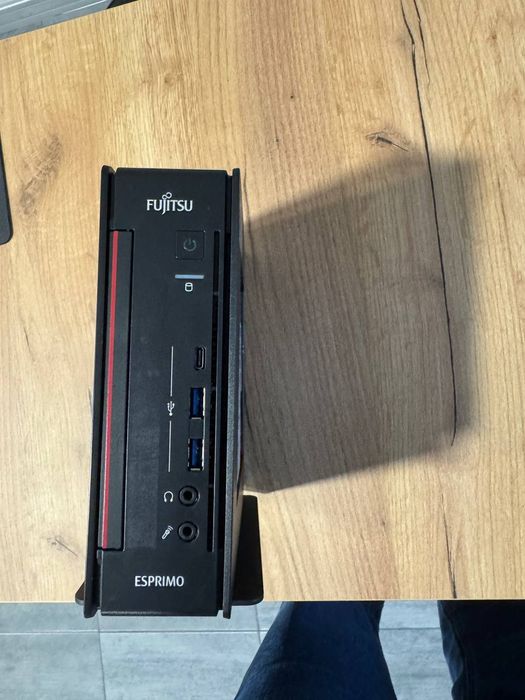 Компактний ПК Fujitsu Esprimo i5 + Монітор Dell + Клавіатура та Мишка