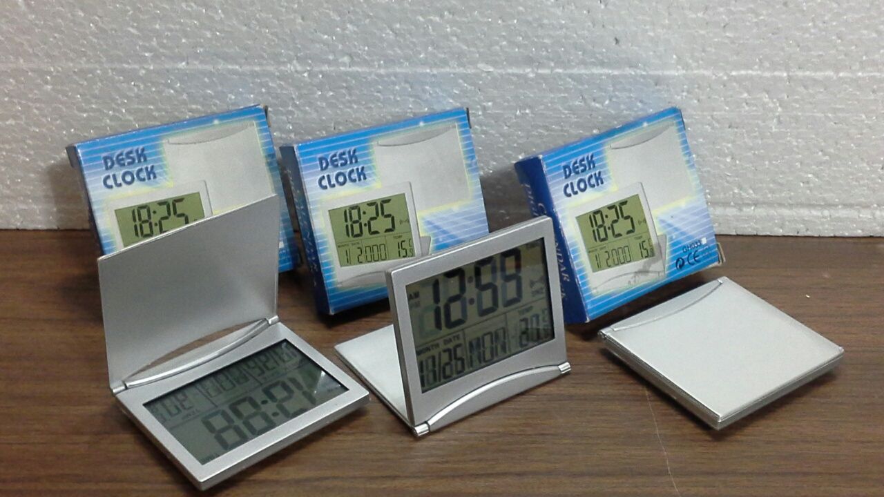 Цифровые Часы с календарем, будильником и термометром. Под ремонт 1 шт