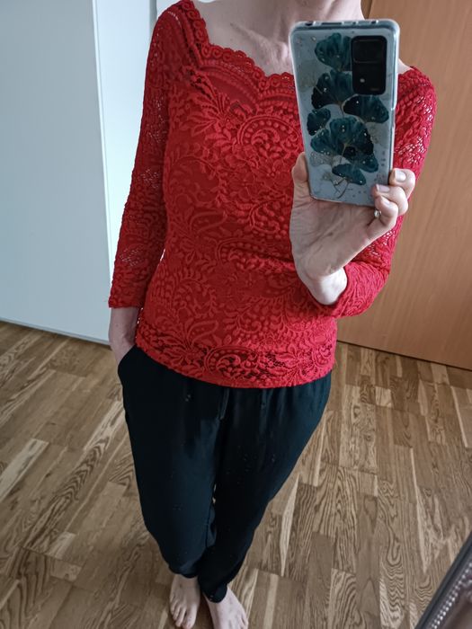 Czerwona bluzka koronkowa XS S na Święta włoska