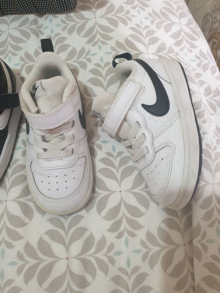 Ténis Nike criança os 3 pares 60€