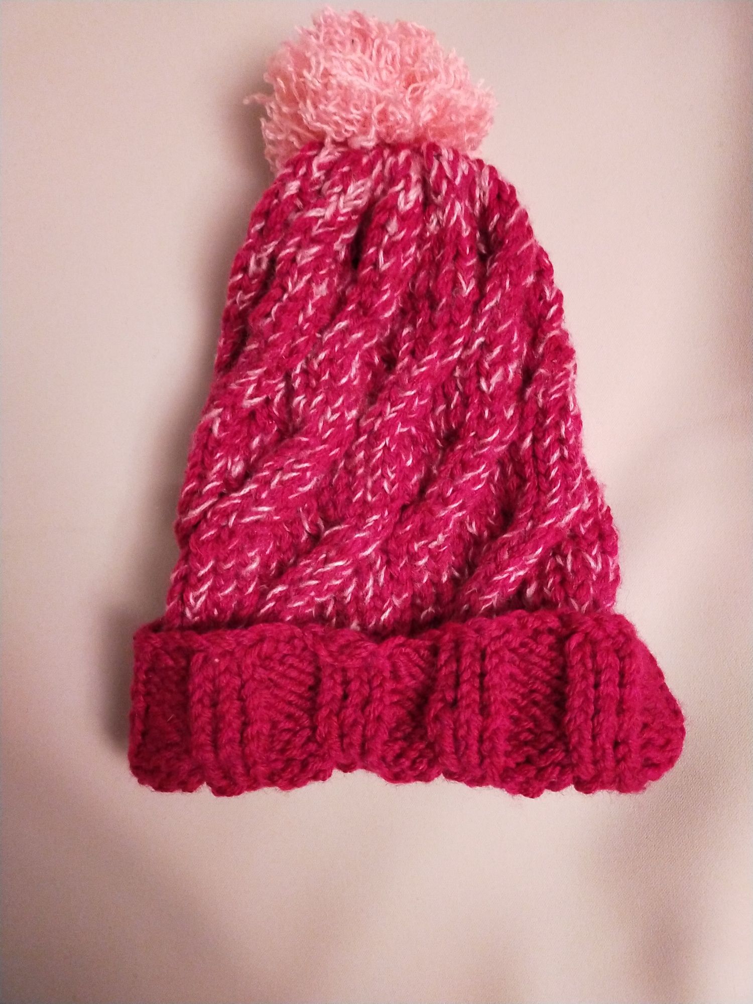 Różowa czapka dla dziecka