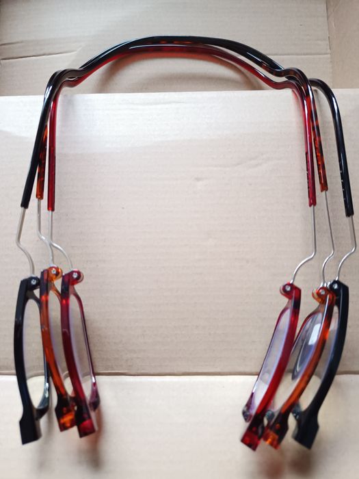 3 Óculos graduados '2,50 Novos