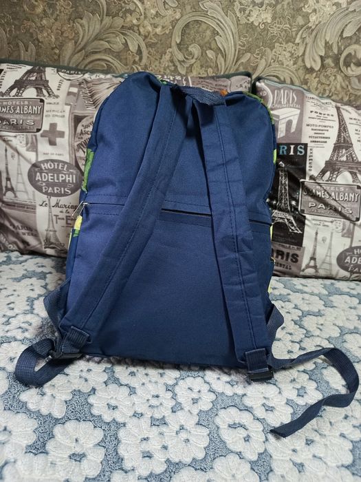 Рюкзак шкільний .