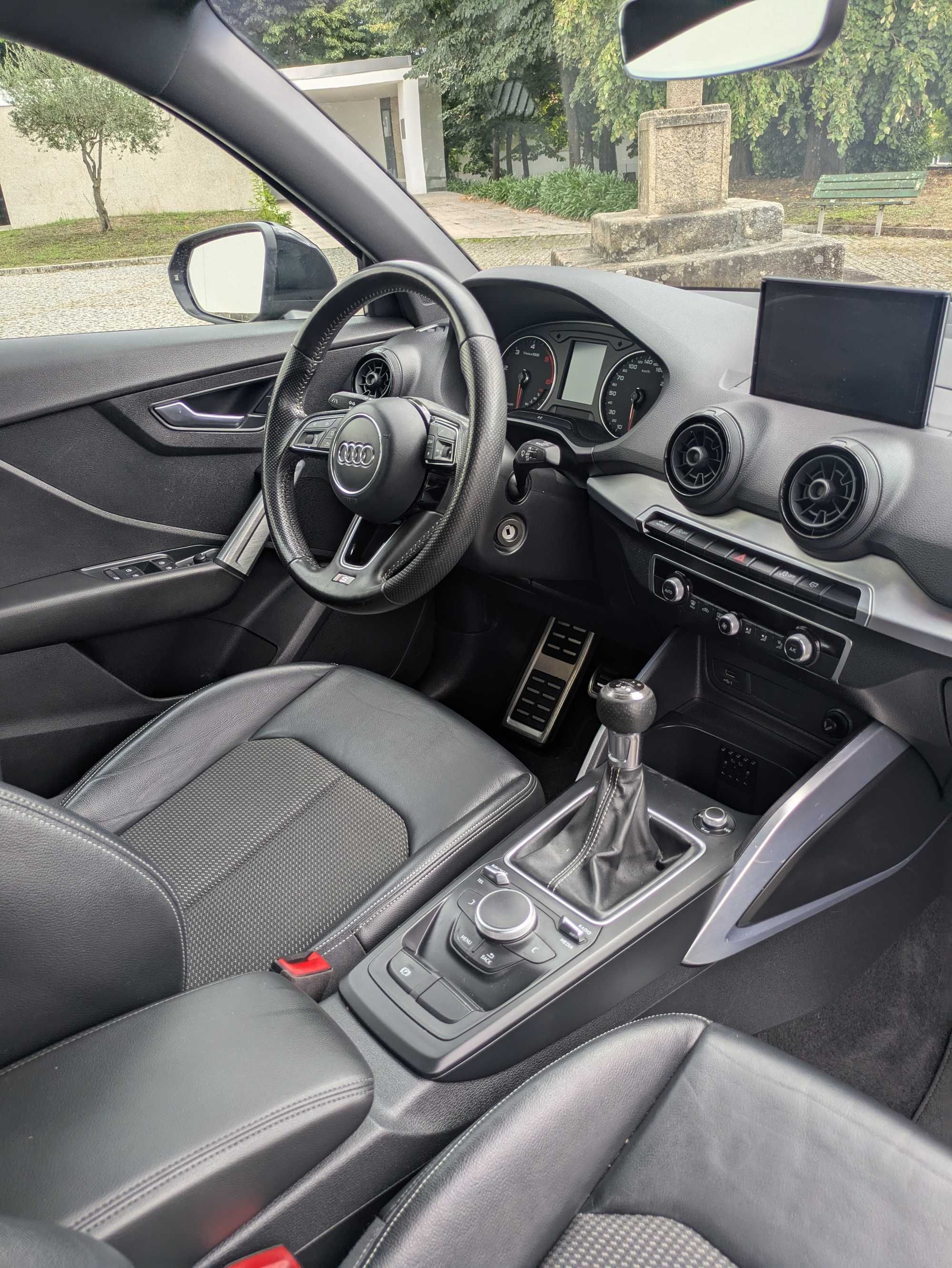 Audi Q2.  1.6 TDI S-LINE como novo