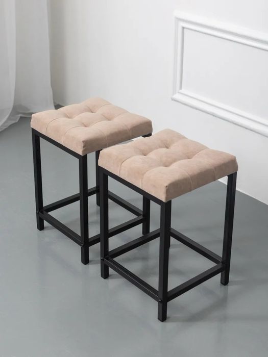 Зручний табурет зі м’яким сидінням