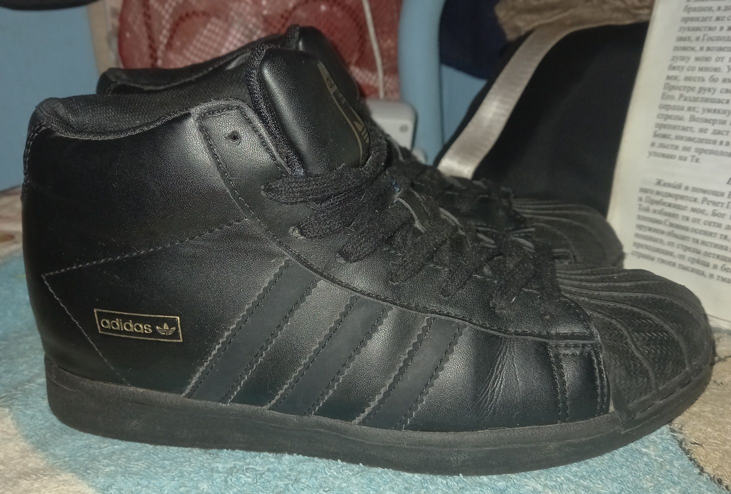 Кроссовки зимние Adidas на меху для девочки,девушки 37-38 р.Германия