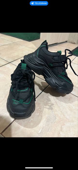 Кроссовки на девочку