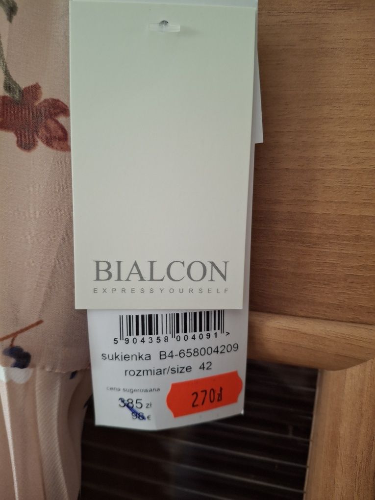 Sukienka Bialcon, 42