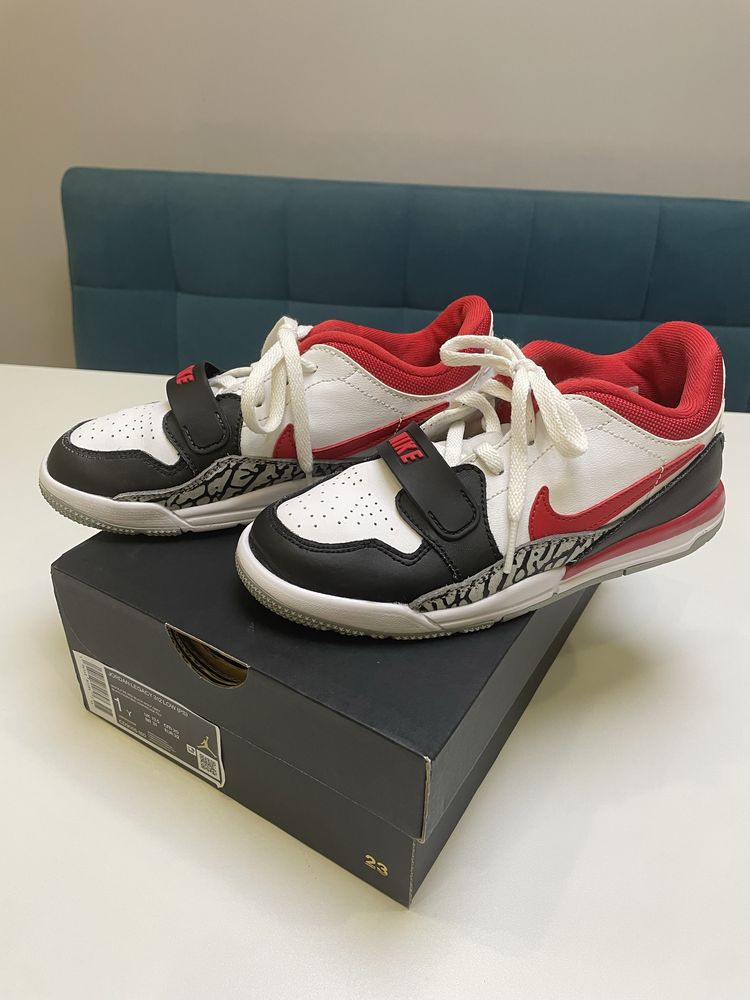 Кросівки Jordan Legacy 312 Low Nike