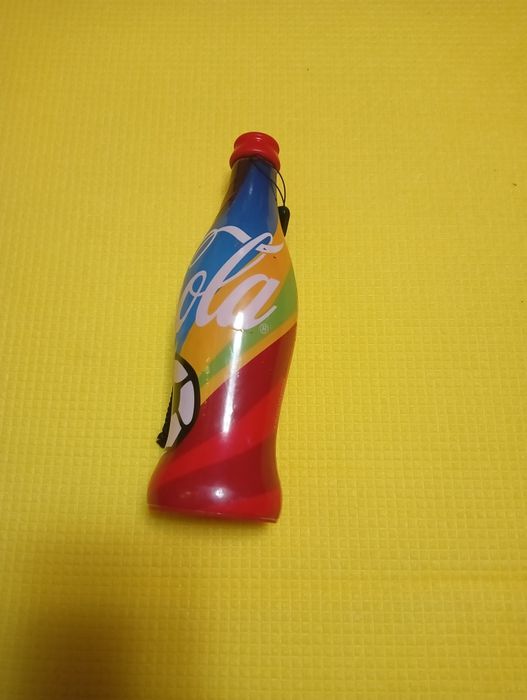 Дудка болельщика футбола Coca Cola.
