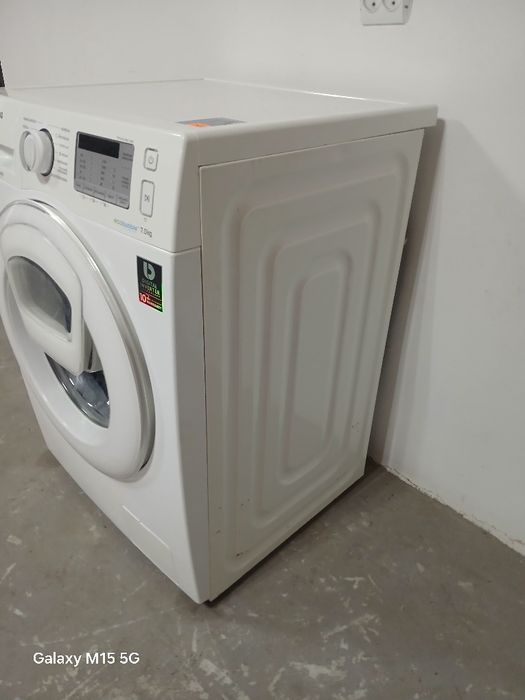 Пральна машина Samsung з інвенторним двигуном 7кг.  WW70K521WW.