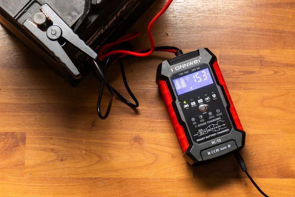 Зарядное устройство для аккумуляторов Konnwei RC-10 (12v/24v)