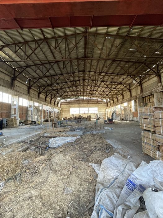 Продаж виробничого цеху з мостовим краном