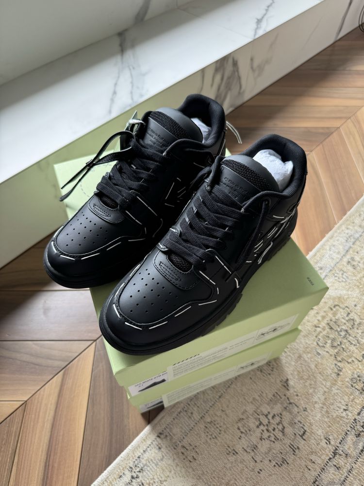 OFF-WHITE Low Vulcanized “Arrow” (new in box)