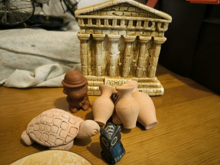 Vendo diversos artigos de decoração