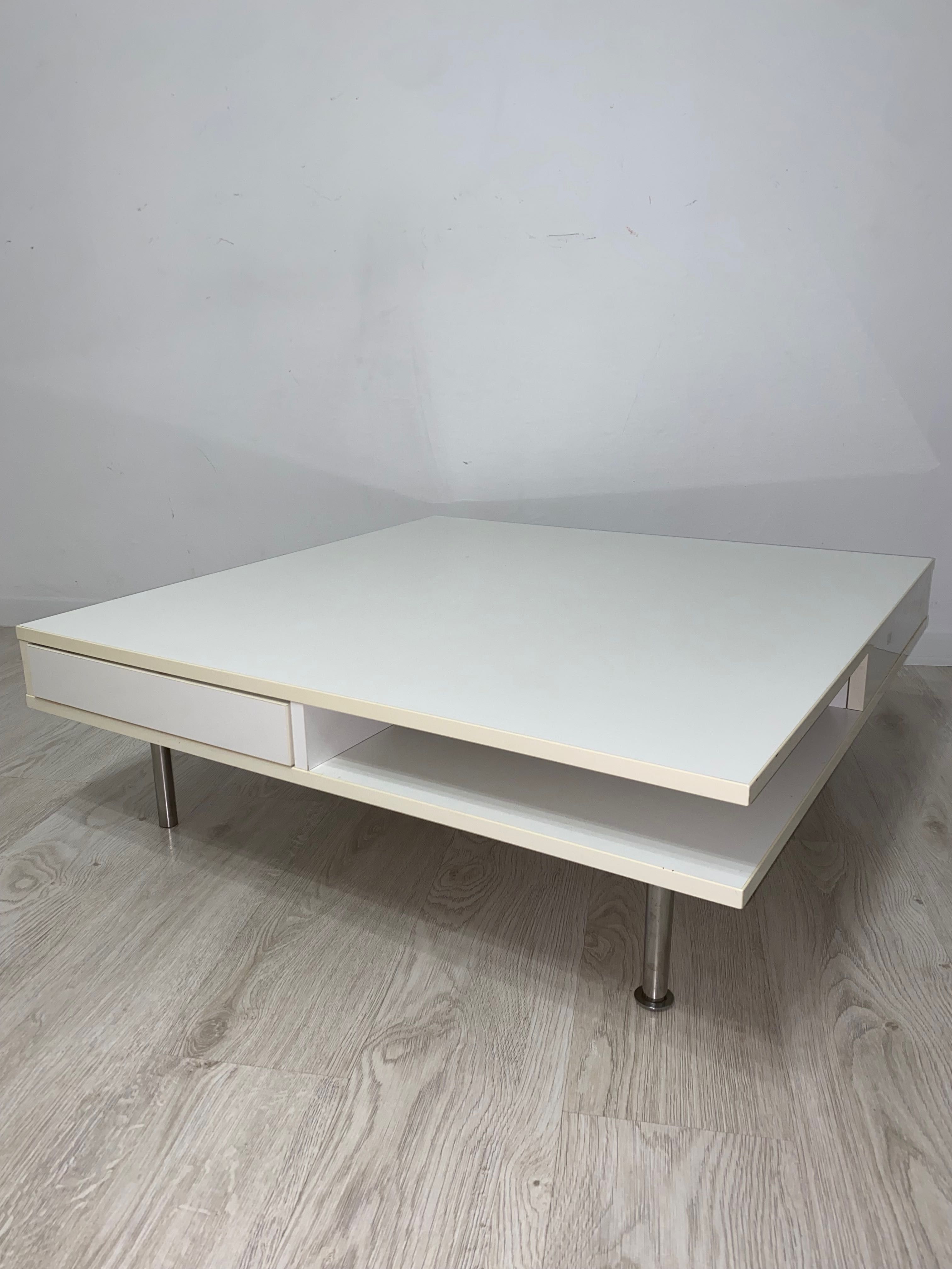 Stolik biały Ikea