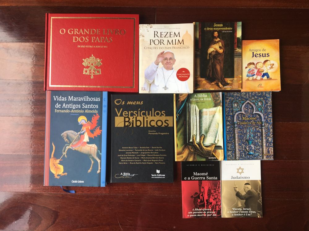 Conjunto de 10 livros sobre religião