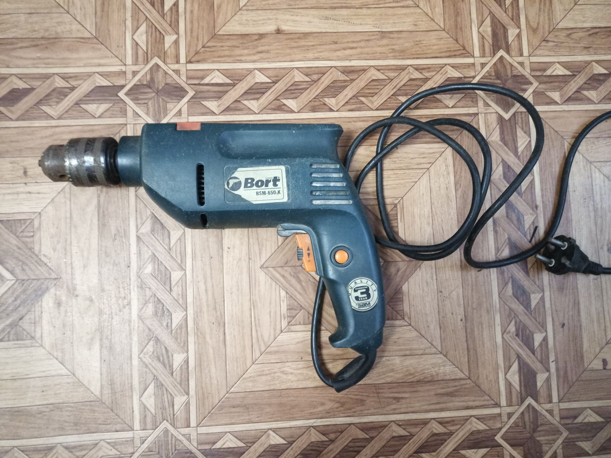 Дрель ударна Bort BSM-650-K