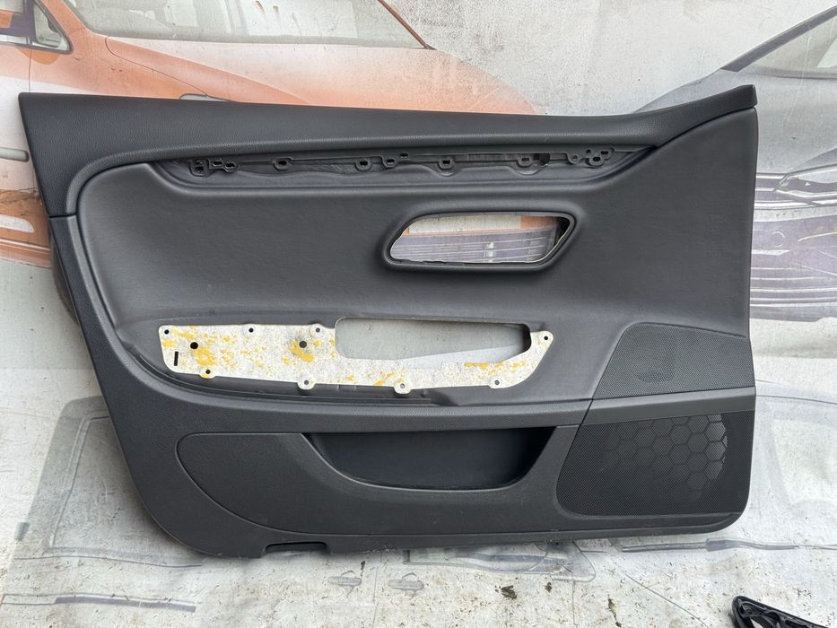 Дверна карта водійська Passat CC карта двери пасаат сс обшивка