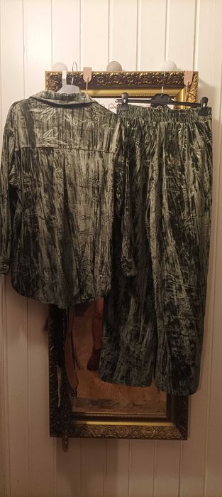 Komplet damski bluza koszulowai szerokie spodnie , welurowy, khaki.