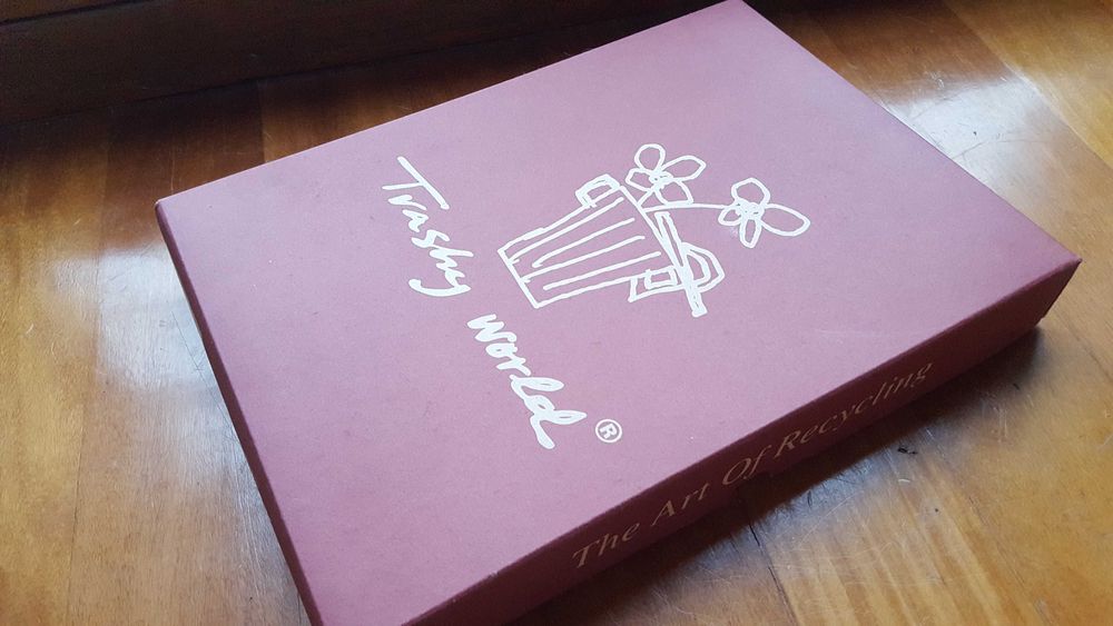 Álbum de menino com caixa, novo