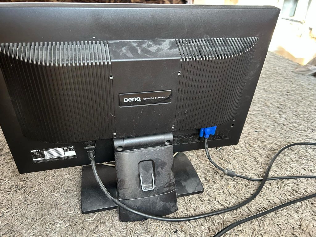 Sprzedam Monitor,klawiaturę i myszkę