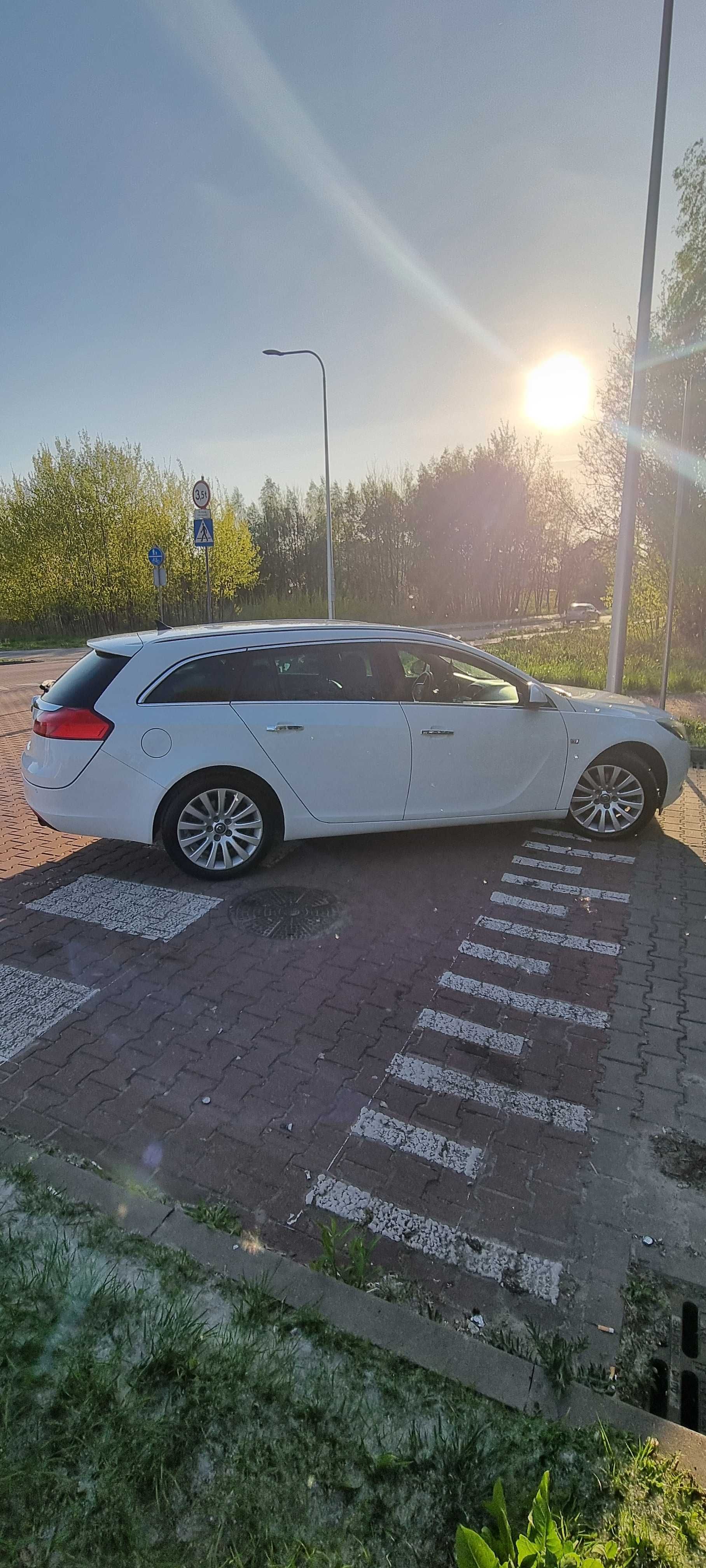 Opel insignia 2.0 turbo *xenon*skóra*