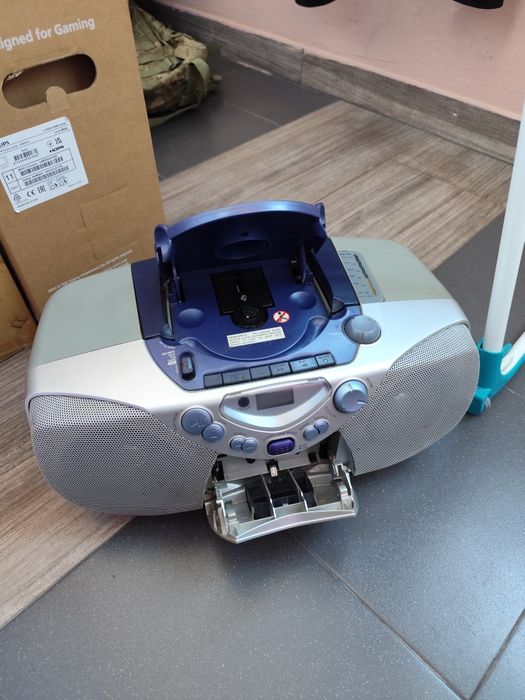 Магнітофон БУМБОКС PHILIPS радіо касети CD від мережі і на батарейки