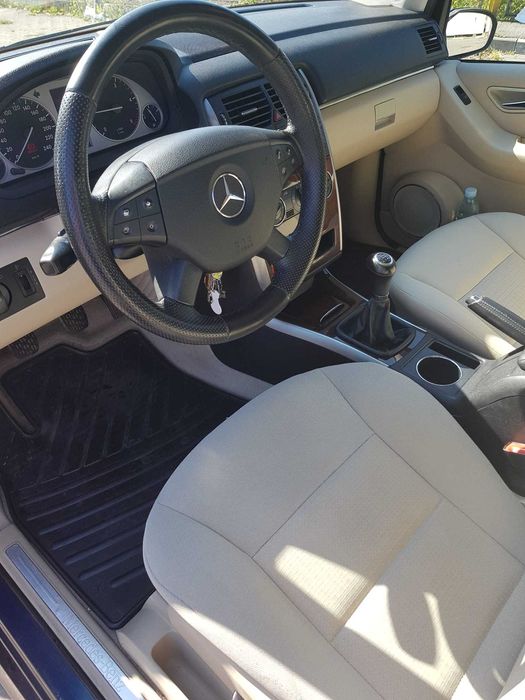 Mercedes-Klasa B Godny  Uwagi Jasny środek.