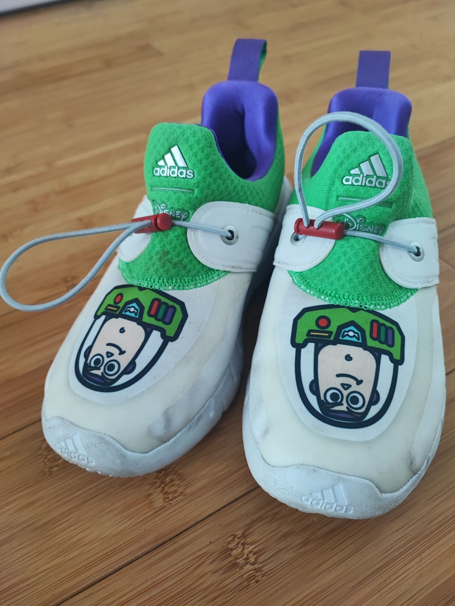Buty Adidas BuzzAstral Disney r.33