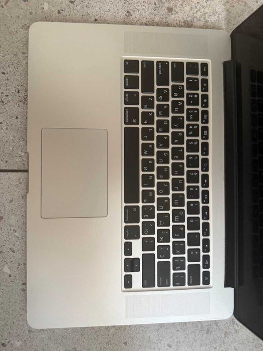 MacBook Pro 15" Retina (Mid 2015), i7 / 16 ГБ / SSD 256GB