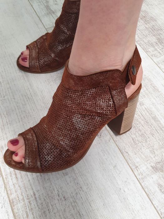 Босоножки Stefani 38р