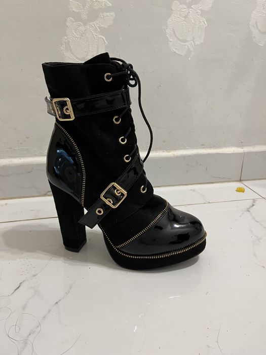 Продам лакові нові черевики розмір 39