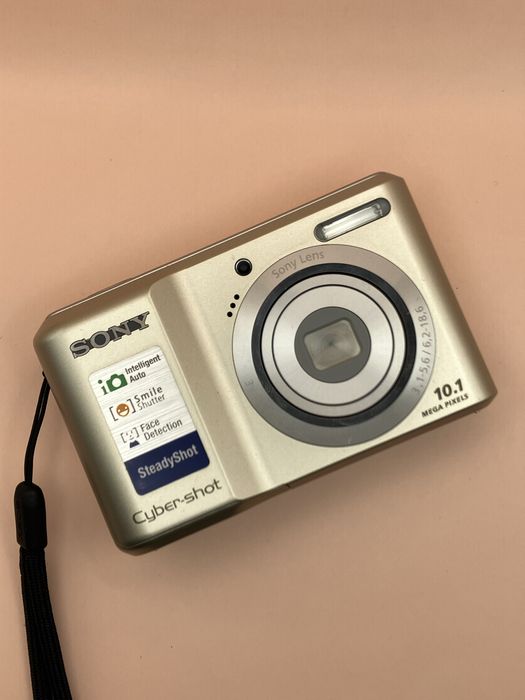 Цифрова камера Sony Cyber Shot DSC-S2000