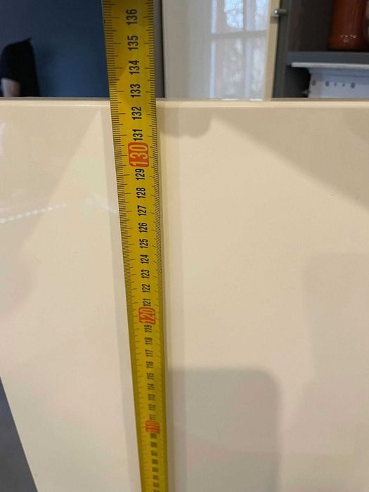 Lodówka pod zabudowę z meblami