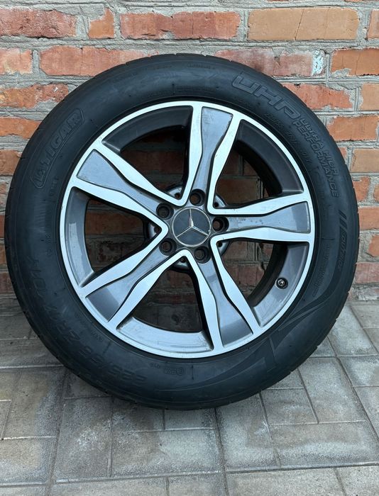 Продам оригінальні диски Mercedes 5*112 з резиною Tigar